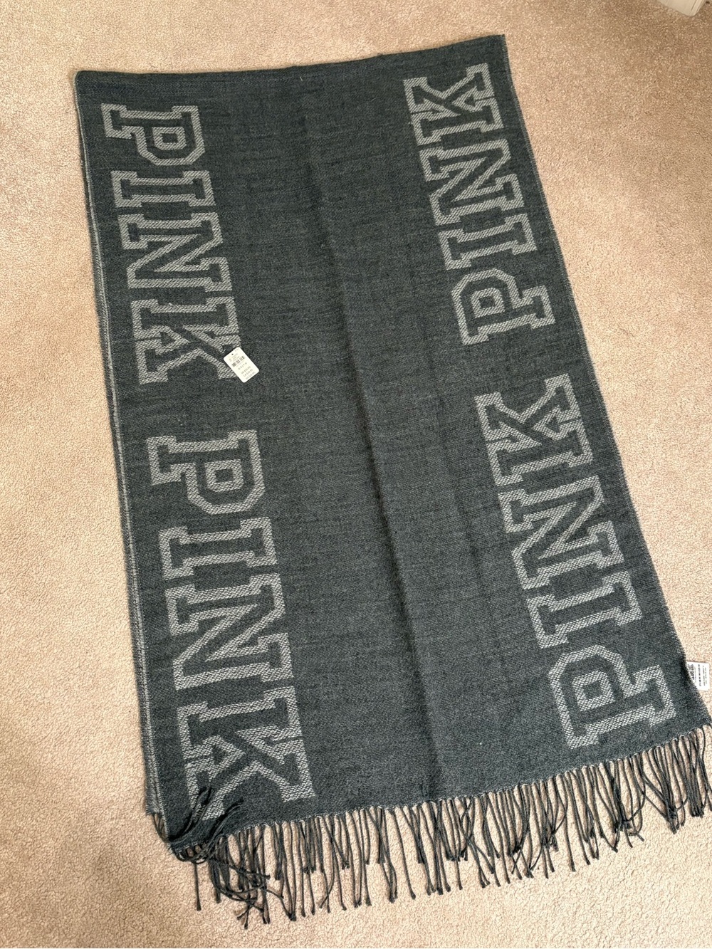 Victoria's Secret PINK gray reversible blanket scarf 27 x 88 inches NWT